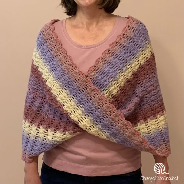 woman wearing mobius twist shawl
