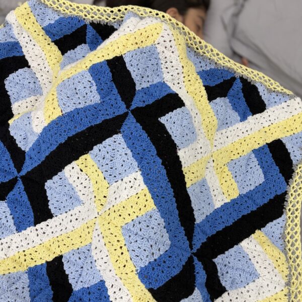 3D Interwoven Afghan Crochet Pattern