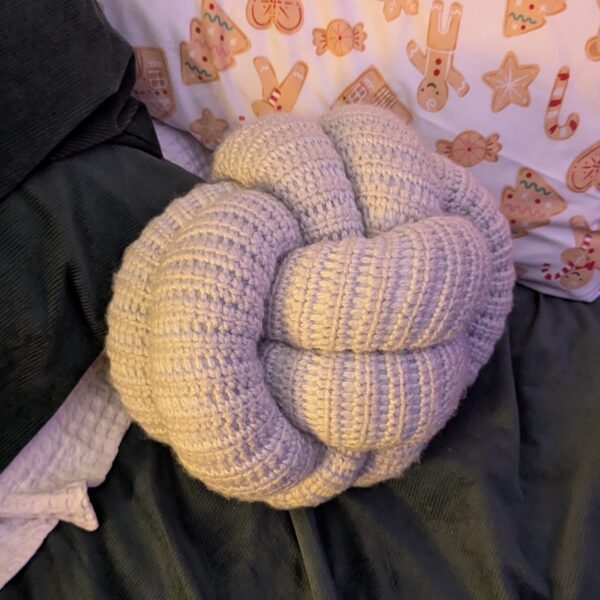 annalieses knot pillow Striped Knot Pillow Crochet Pattern